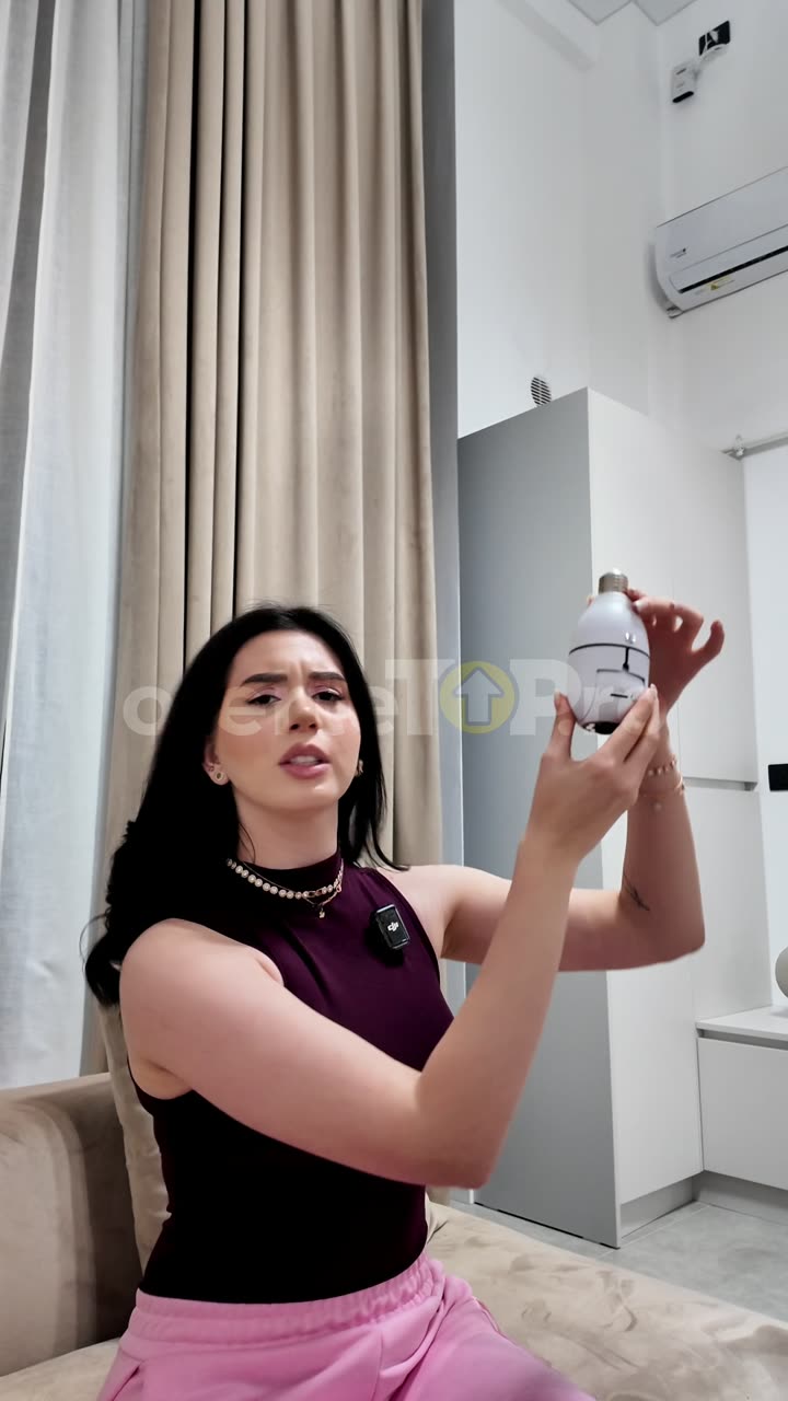Cameră tip bec, filmat de Ștefi